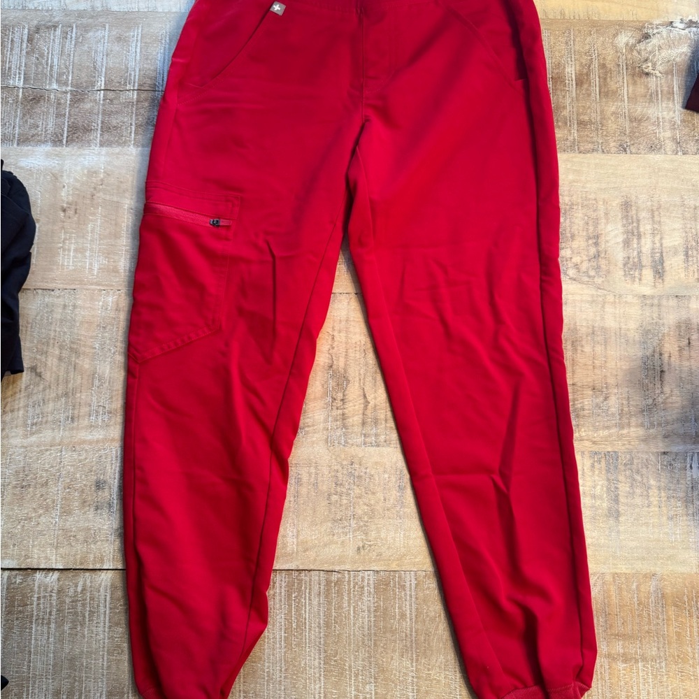 Women’s Winning Red Zamora - Petite Jogger Scrub Pants - XXS - Picture 3 of 4